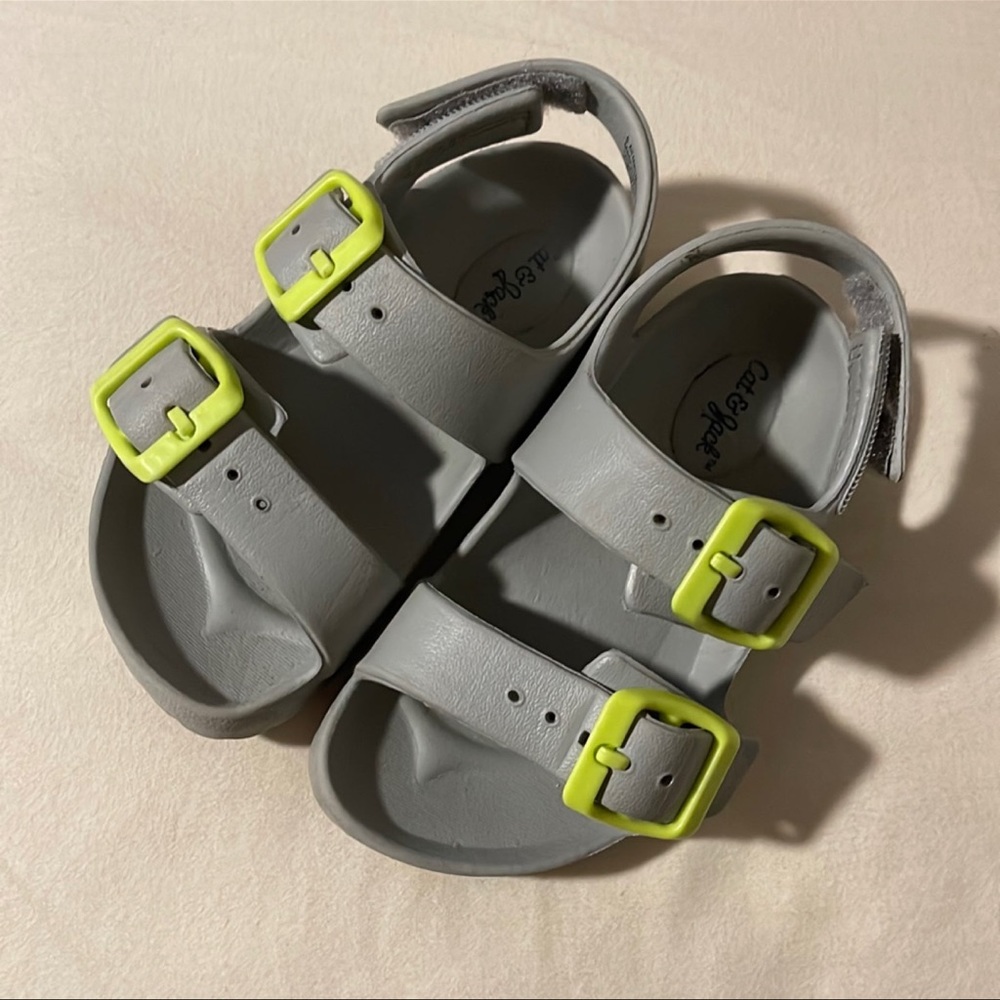 Cat & & Jack toddler sandals